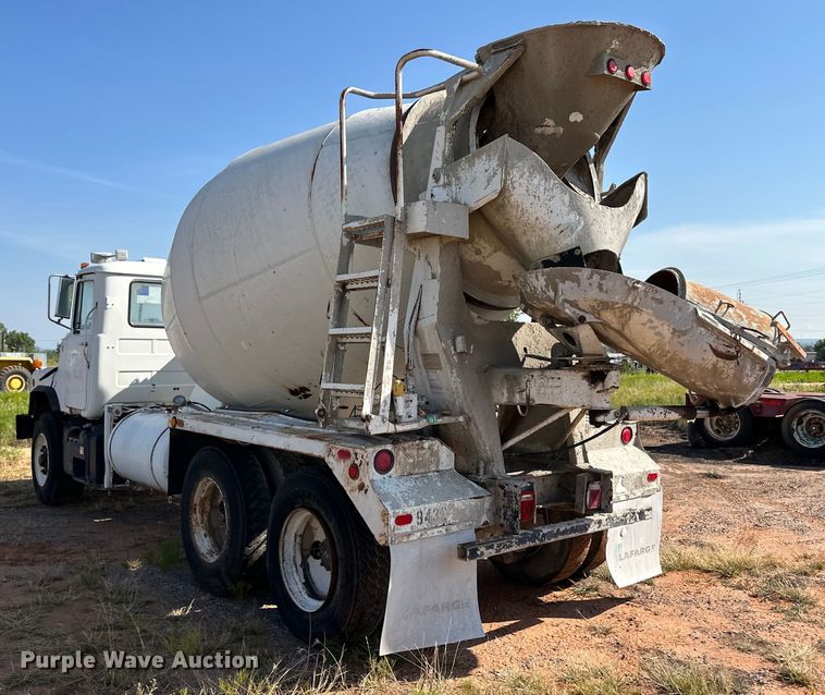 image for item OM9581 1994 Mack DM690S ready mix truck