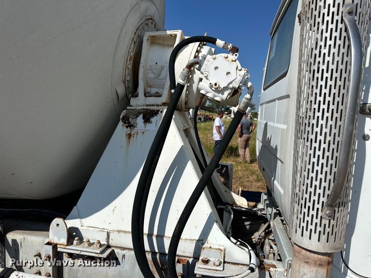 image for item OM9581 1994 Mack DM690S ready mix truck