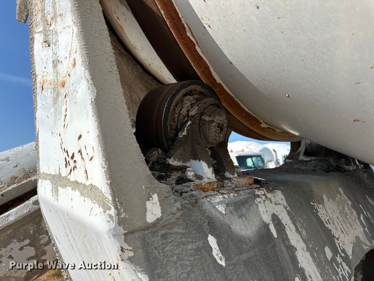 image for item OM9581 1994 Mack DM690S ready mix truck