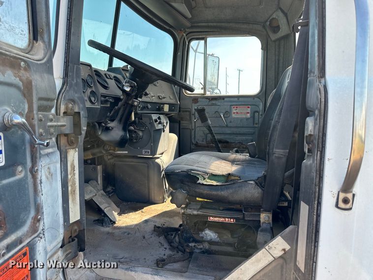 image for item OM9581 1994 Mack DM690S ready mix truck