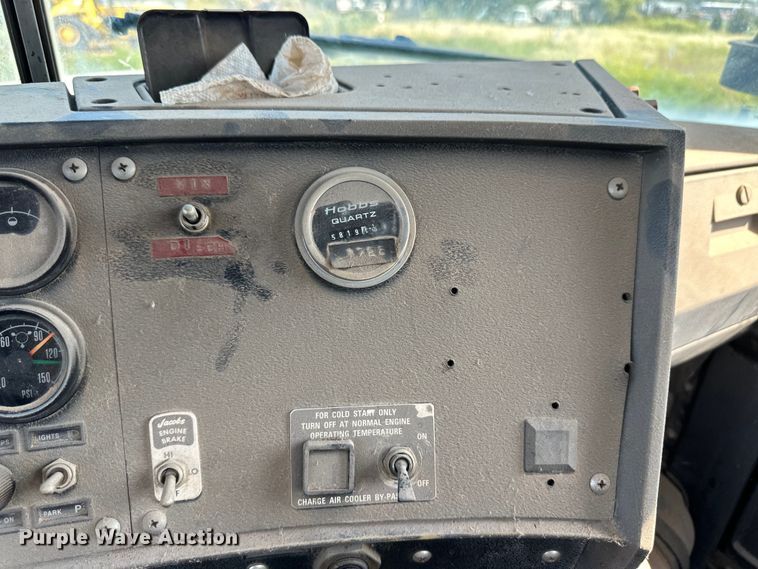 image for item OM9581 1994 Mack DM690S ready mix truck