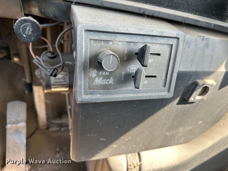 image for item OM9581 1994 Mack DM690S ready mix truck