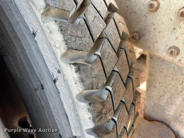 image for item OM9581 1994 Mack DM690S ready mix truck