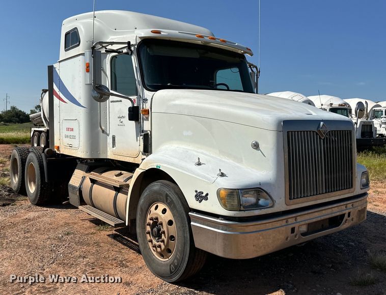 image for item OM9582 2007 International 9400i semi truck