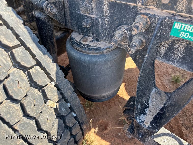 image for item OM9582 2007 International 9400i semi truck