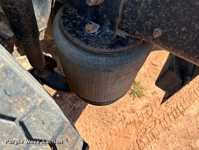 image for item OM9582 2007 International 9400i semi truck