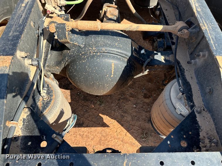 image for item OM9582 2007 International 9400i semi truck