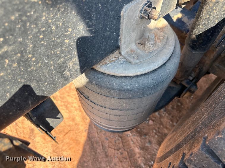 image for item OM9582 2007 International 9400i semi truck