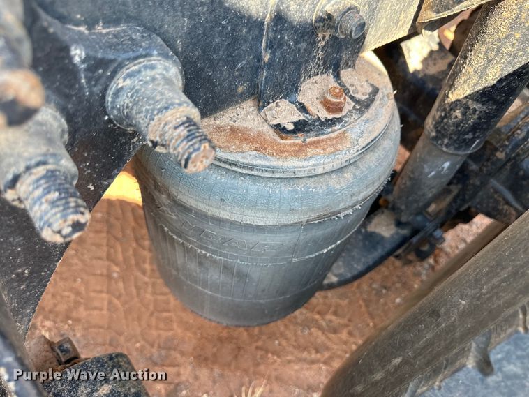 image for item OM9582 2007 International 9400i semi truck