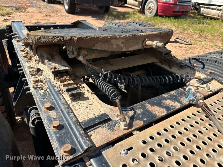 image for item OM9582 2007 International 9400i semi truck