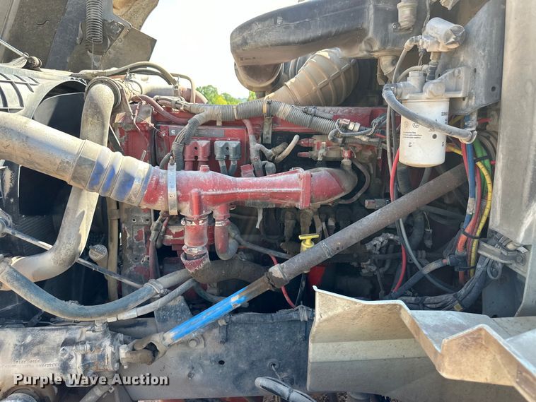 image for item OM9582 2007 International 9400i semi truck