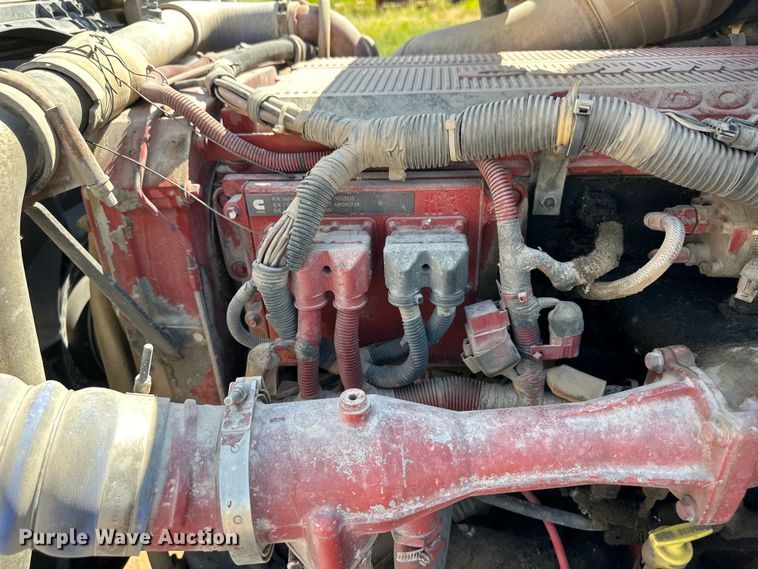 image for item OM9582 2007 International 9400i semi truck