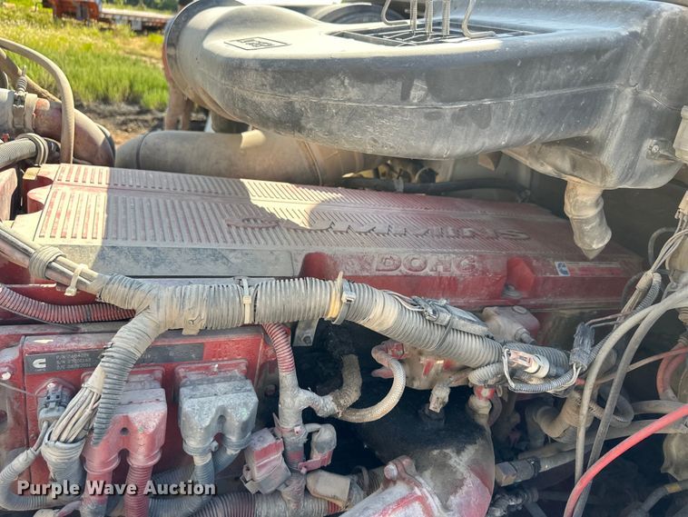 image for item OM9582 2007 International 9400i semi truck