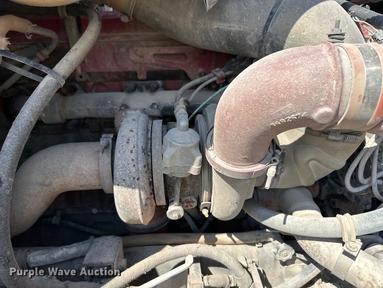 image for item OM9582 2007 International 9400i semi truck