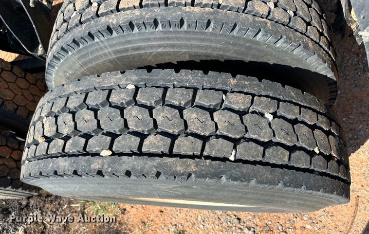 image for item OM9582 2007 International 9400i semi truck