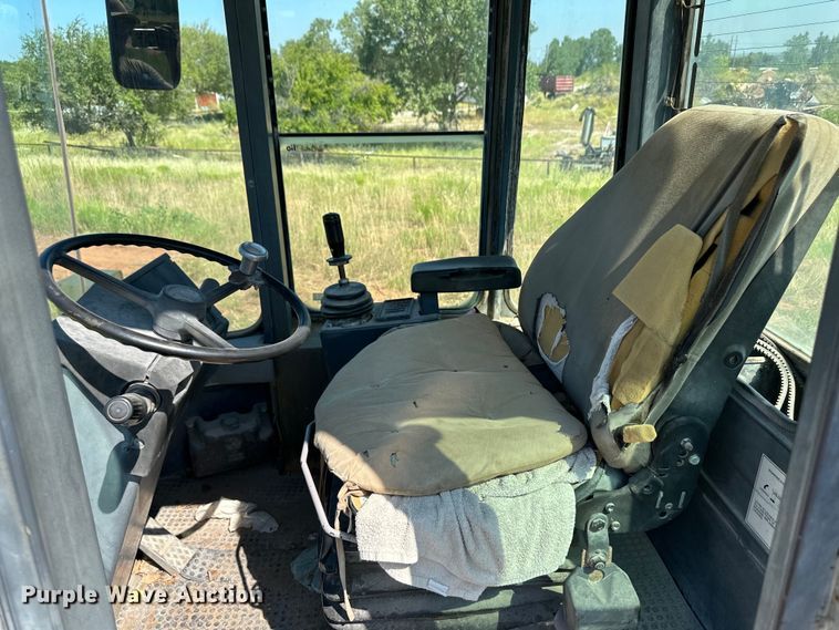 image for item OM9585 Kobelco WLK25 wheel loader