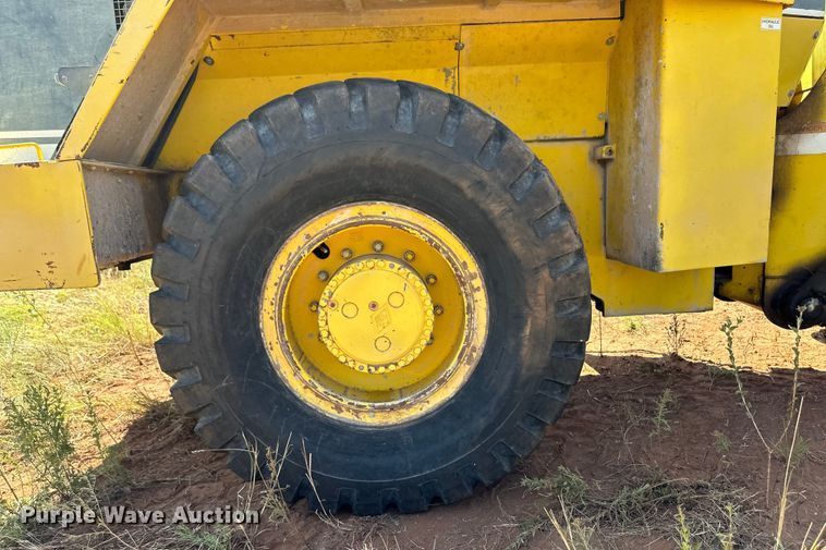 image for item OM9585 Kobelco WLK25 wheel loader