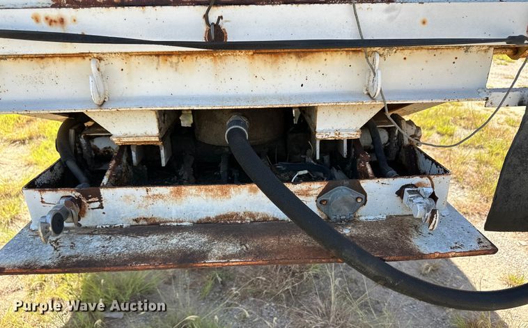 image for item OM9587 1975 Lufkin TD27 end dump trailer