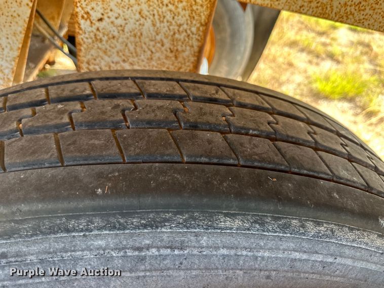 image for item OM9587 1975 Lufkin TD27 end dump trailer