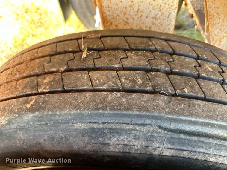 image for item OM9587 1975 Lufkin TD27 end dump trailer