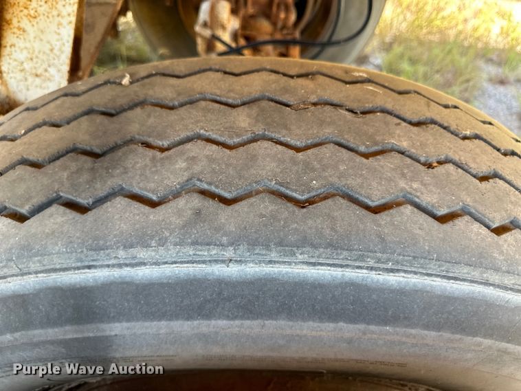 image for item OM9587 1975 Lufkin TD27 end dump trailer