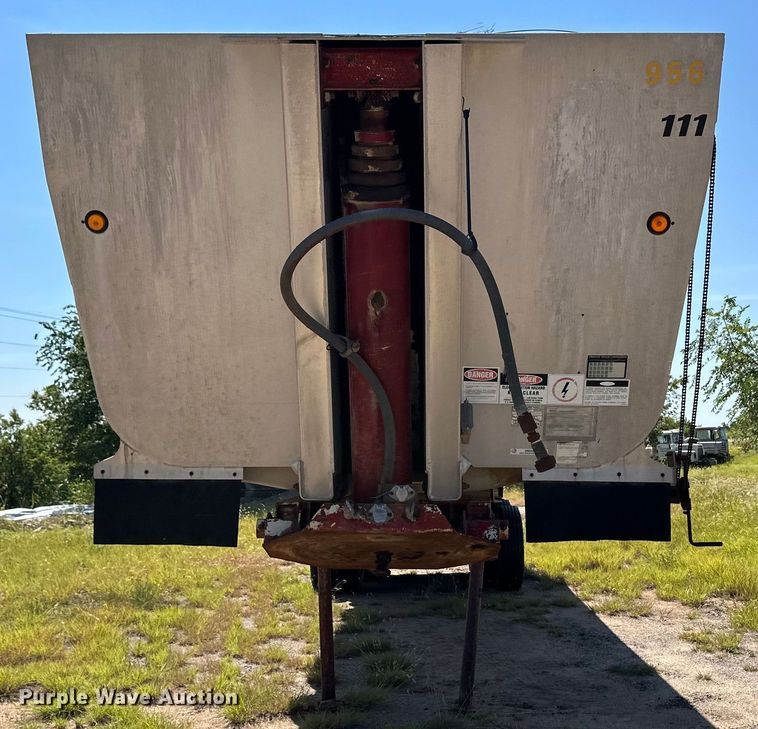 image for item OM9589 1998 Fruehauf end dump trailer