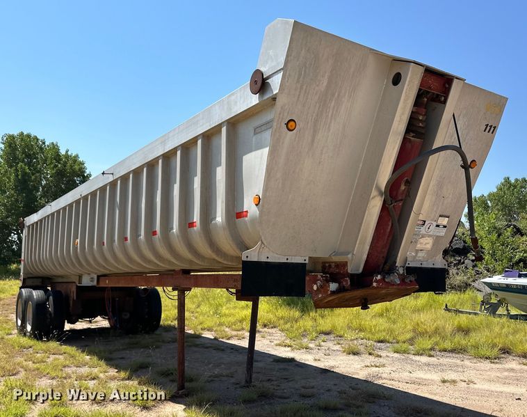 image for item OM9589 1998 Fruehauf end dump trailer