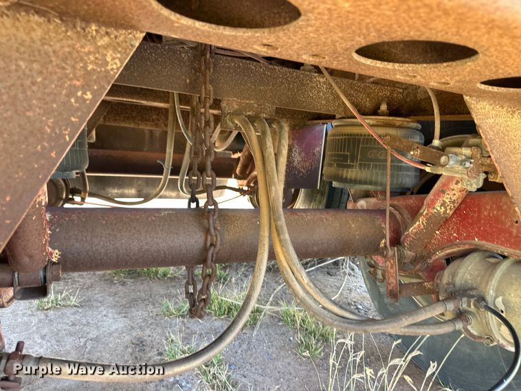 image for item OM9589 1998 Fruehauf end dump trailer