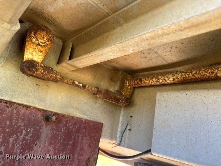 image for item OM9589 1998 Fruehauf end dump trailer