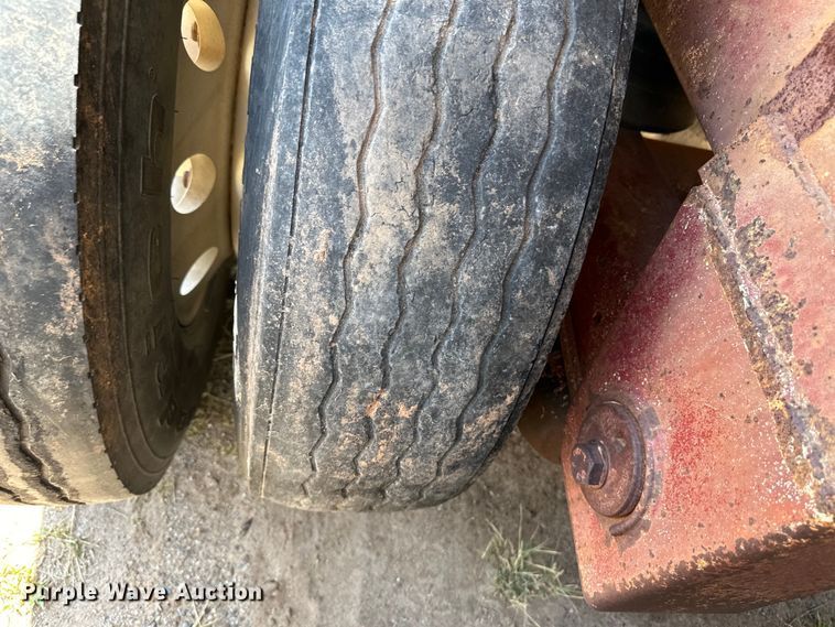 image for item OM9589 1998 Fruehauf end dump trailer