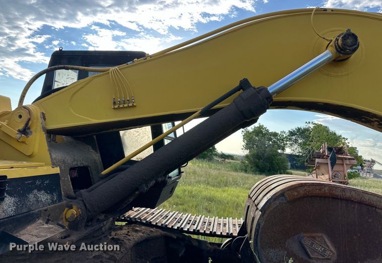 image for item OM9600 MDI Yutani MD320BLC excavator