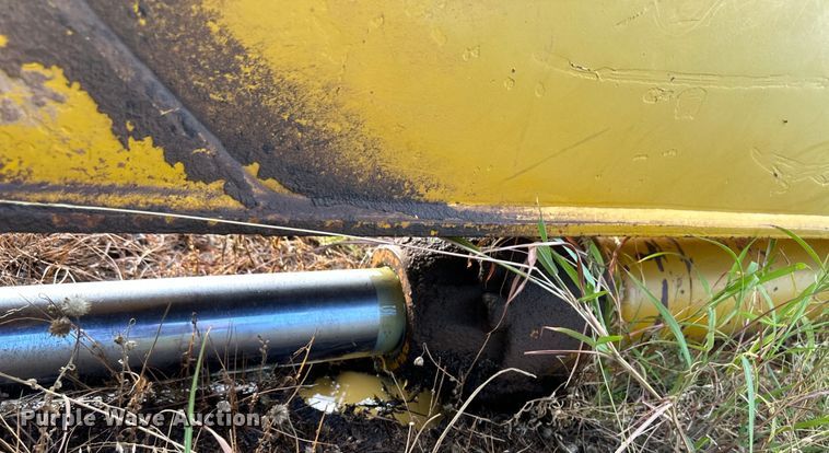 image for item OM9600 MDI Yutani MD320BLC excavator