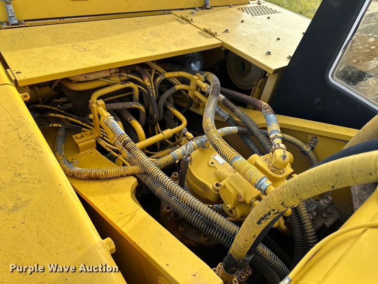 image for item OM9600 MDI Yutani MD320BLC excavator