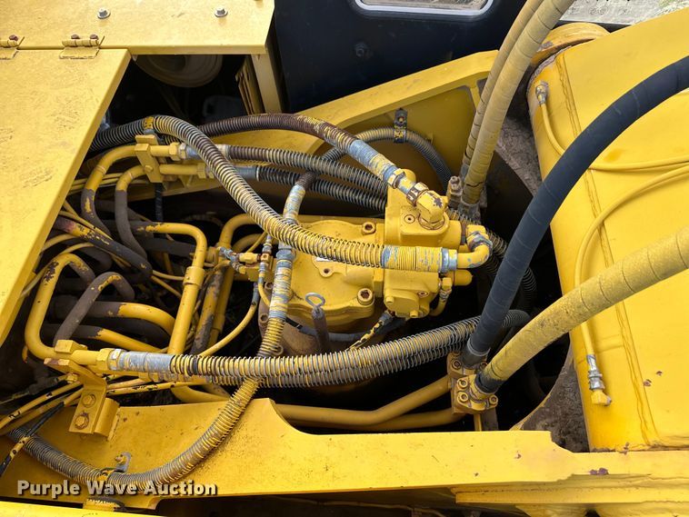 image for item OM9600 MDI Yutani MD320BLC excavator