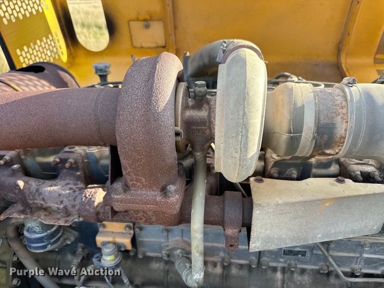 image for item OM9600 MDI Yutani MD320BLC excavator