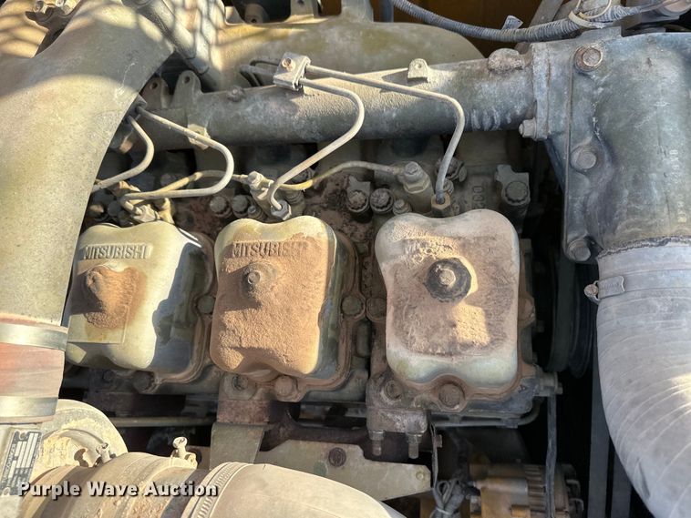 image for item OM9600 MDI Yutani MD320BLC excavator