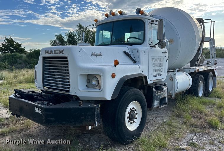 image for item OM9601 1996 Mack DM690S ready mix truck
