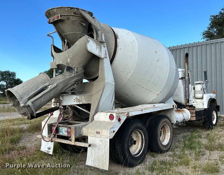 image for item OM9601 1996 Mack DM690S ready mix truck