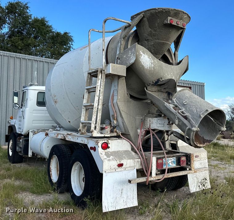 image for item OM9601 1996 Mack DM690S ready mix truck