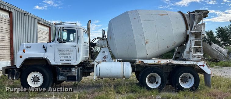 image for item OM9601 1996 Mack DM690S ready mix truck