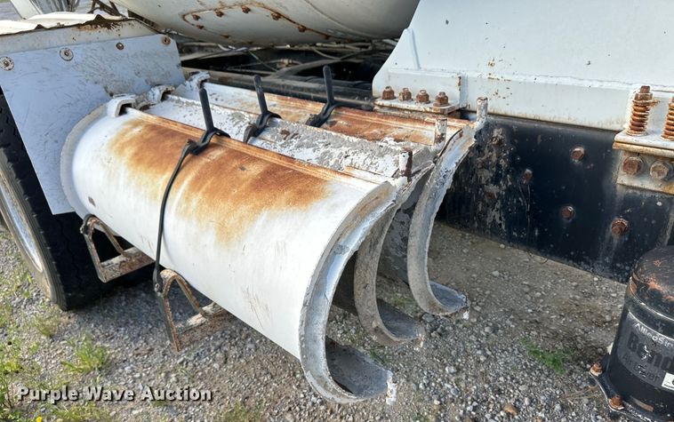 image for item OM9601 1996 Mack DM690S ready mix truck