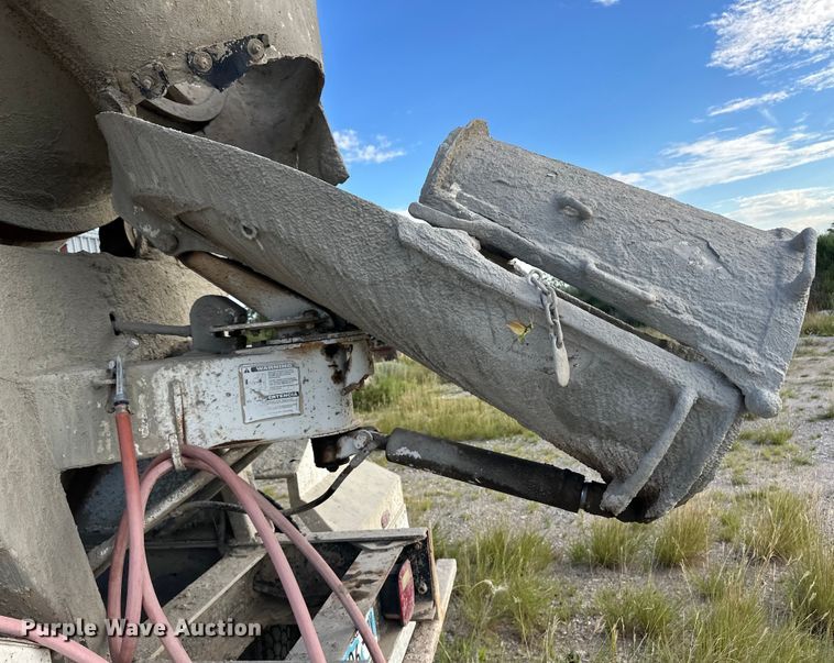 image for item OM9601 1996 Mack DM690S ready mix truck