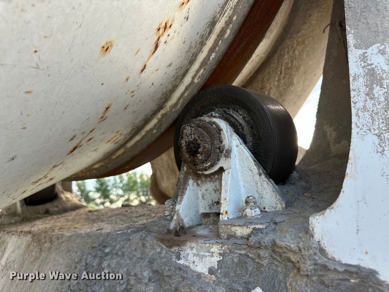 image for item OM9601 1996 Mack DM690S ready mix truck