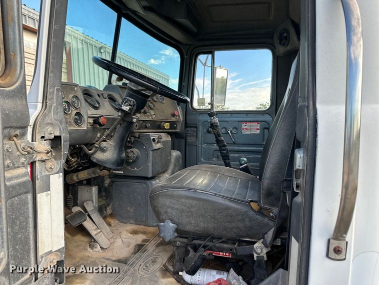 image for item OM9601 1996 Mack DM690S ready mix truck