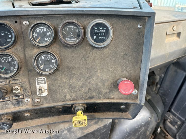 image for item OM9601 1996 Mack DM690S ready mix truck