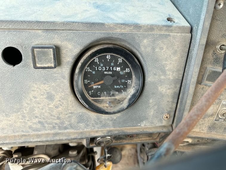 image for item OM9601 1996 Mack DM690S ready mix truck