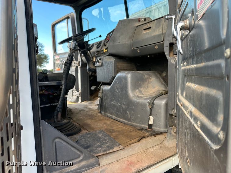 image for item OM9601 1996 Mack DM690S ready mix truck