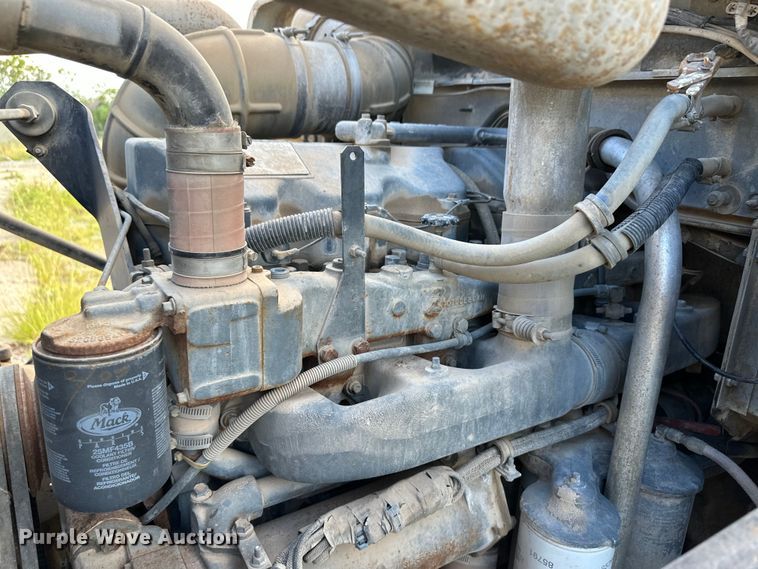 image for item OM9601 1996 Mack DM690S ready mix truck