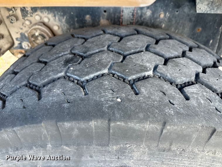 image for item OM9601 1996 Mack DM690S ready mix truck