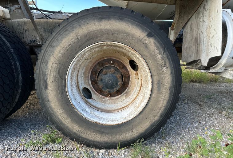 image for item OM9601 1996 Mack DM690S ready mix truck